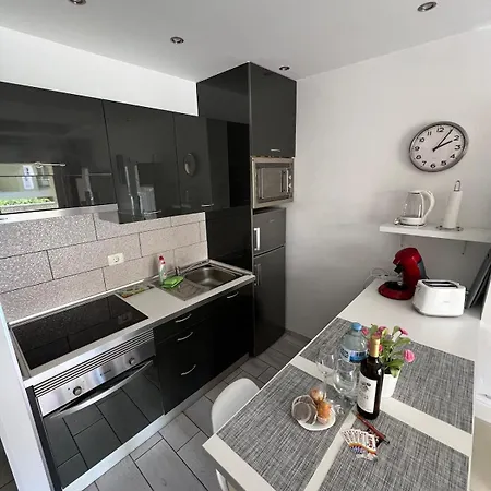 Dreamy Duo 2 Bed - Orlandito Apartment